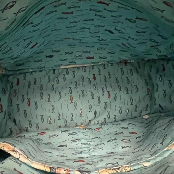 Vera Bradley Exclusive Iconic On the Go Crossbody in Beach Toile like new - Picture 9 of 13